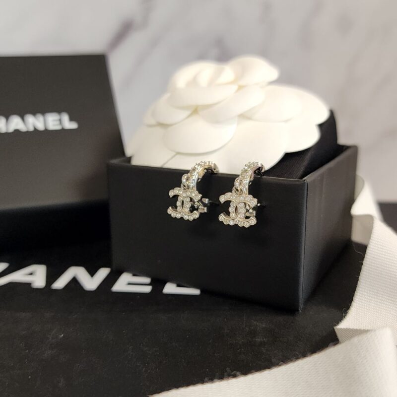 Chanel 經典小水鑽雙C耳環